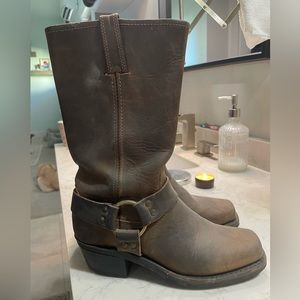 Frye women’s Harness boots in size 6M